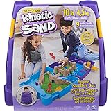 Kinetic Sand Super Sandbox Set con 4,5 kg de Arena cinética, Caja de Arena portátil con 10 moldes y Herramientas, Juguetes sensoriales de Arena de Juego para niños a Partir de 3 años
