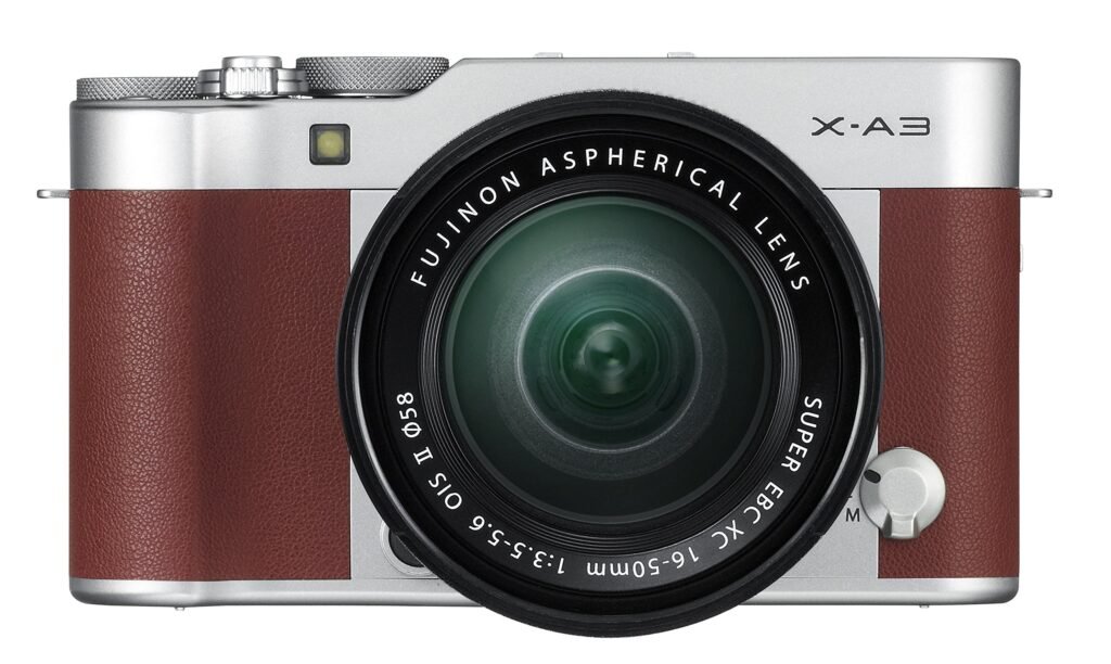 Fujifilm, X-A3, cámara XC16-50mm, sin espejo, con juego de lente II F3.5-5.6 II, plateada.